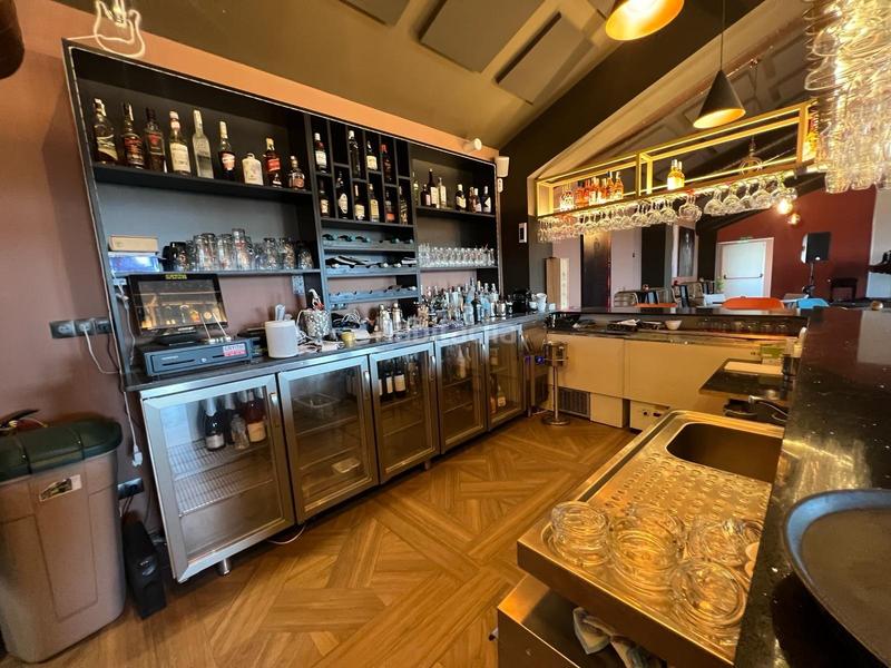Foto d81bde33-e6dd-44cc-9cba-25c76e6cfd45. Local comercial venta local comercial y traspaso negocio de restauración en el paraiso en Estepona