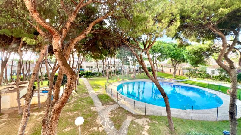 Foto 265d23f2-b7b6-461d-b682-3cdfc122bdb2. Apartamento piso segunda línea de playa, con piscina ideal inversores en Mijas