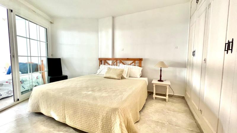 Foto 3082c2c2-32d0-4775-8730-7b69a19cdaa0. Apartamento piso segunda línea de playa, con piscina ideal inversores en Mijas