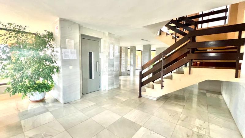 Foto e7625f68-d6be-45f2-8ca1-ce31ff25c074. Apartamento piso segunda línea de playa, con piscina ideal inversores en Mijas