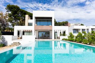 Casa a La Merced. Dos espectaculares villas recién terminadas en el centro de marb
