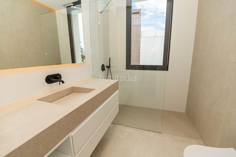 Foto 11d0739b-31a9-4655-9a63-0b603acd3287. Casa amb aparcament piscina a La Merced Marbella