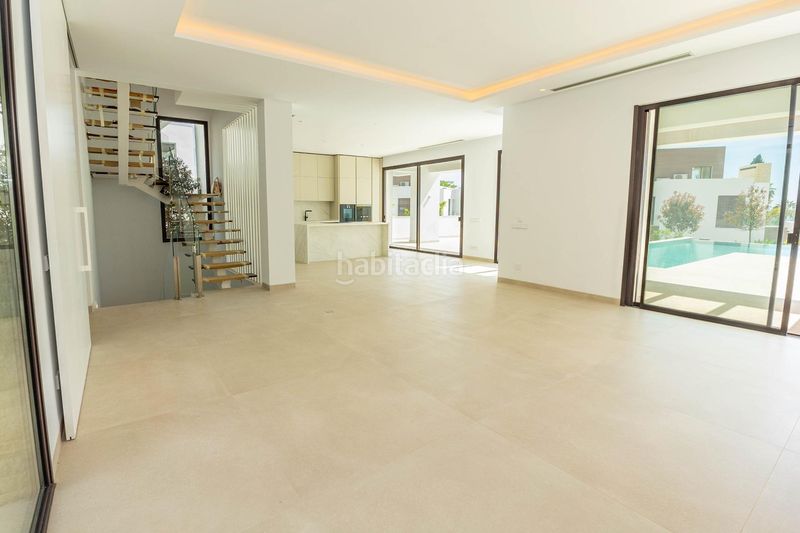 Foto 1fd23e59-a04e-4921-b39e-613097dd06ce. Casa amb aparcament piscina a La Merced Marbella