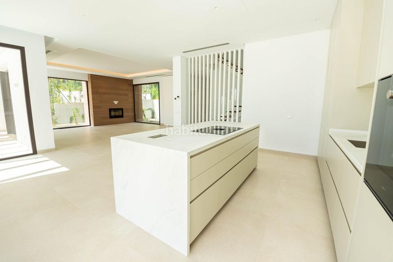 Foto 9ac1cc36-b58a-449d-ba92-0e378c5d9470. Casa amb aparcament piscina a La Merced Marbella