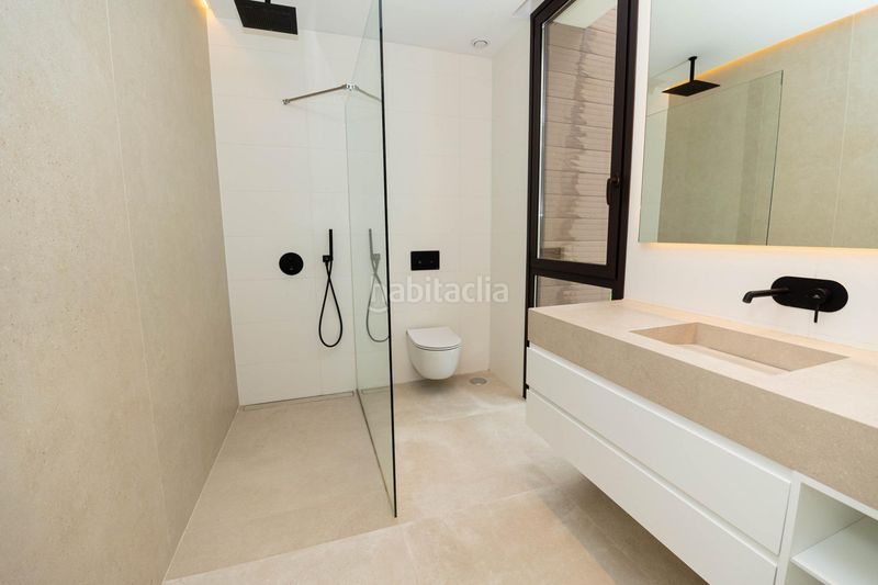 Foto ccba57ad-88d9-41f8-899d-7f2405485f2d. Casa amb aparcament piscina a La Merced Marbella