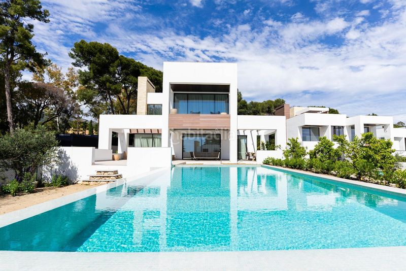 Foto fd9f6ba2-f5db-437e-943c-218c293d8309. Casa amb aparcament piscina a La Merced Marbella