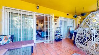 Apartamento en Guadalmina Alta. Amplio bajo con precioso jardín en guadalmina alta
