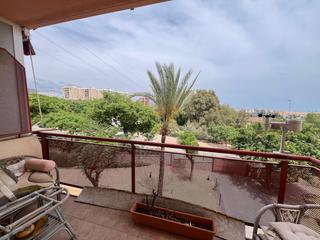 Apartamento en Los Almendros - El Limonero - El Tomillar. Amplio piso en urbanización cerrada, zona puerto de la torre