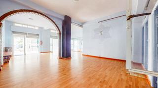 Local commercial à Cristo de la Epidemia. Local a la venta en malaga