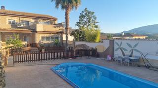 Xalet a Guardia de Jaén (La). Espectacular residencia en altos del puente nuevo