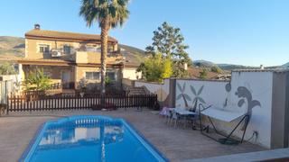 Chalet en Guardia de Jaén (La). Espectacular residencia en altos del puente nuevo