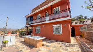 Casa a Campanillas. Espaciosa casa con gran terreno y preciosas vistas en campanilla