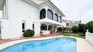 Casa en El Faro de Calaburra - Chaparral. Una joya de villa en la cala de mijas