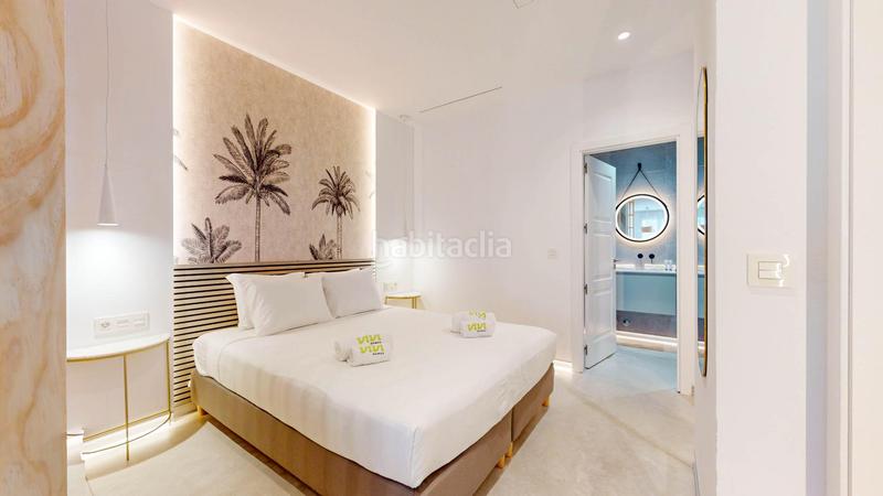 Foto 4483fd43-f086-4957-b85d-62869daf6dab. Edificio fantástico complejo de apartamentos turísticos en primera línea de playa en Mijas