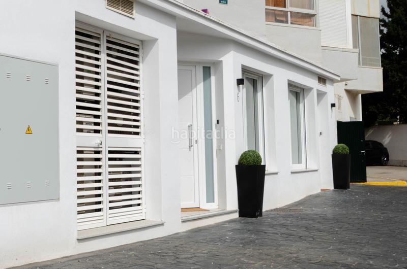 Foto 4ca46a77-cf0d-482b-b1fb-a464221e4395. Edificio fantástico complejo de apartamentos turísticos en primera línea de playa en Mijas