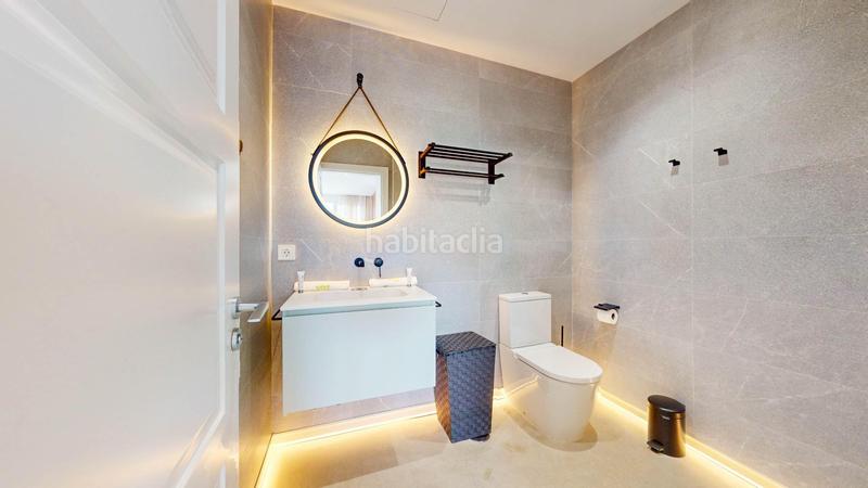 Foto 5edd2be8-0637-4e92-8478-f9a4ee423c1a. Edificio fantástico complejo de apartamentos turísticos en primera línea de playa en Mijas
