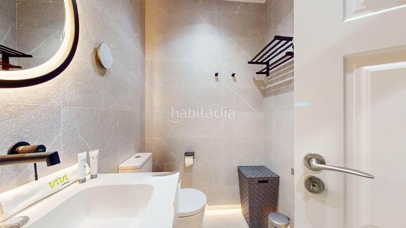Foto 6615d8e6-4b29-40a7-a614-5d1687b5b099. Edificio fantástico complejo de apartamentos turísticos en primera línea de playa en Mijas