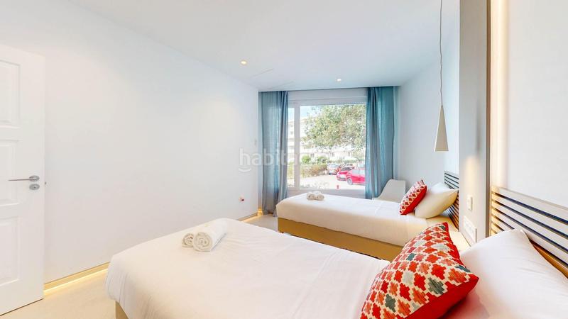 Foto 667590d2-fad7-4066-a92f-c29cb5f72298. Edificio fantástico complejo de apartamentos turísticos en primera línea de playa en Mijas