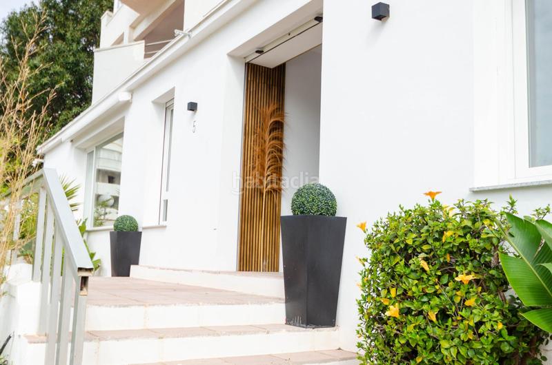 Foto 7f58c3b6-0b9b-4f5c-bb19-7c2b53c71215. Edificio fantástico complejo de apartamentos turísticos en primera línea de playa en Mijas