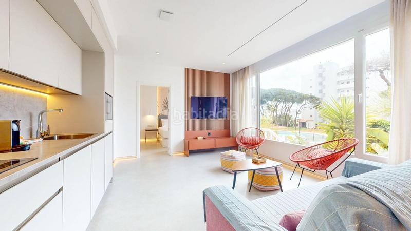 Foto af9fea2b-3b27-4890-81c9-1d0e15be154c. Edificio fantástico complejo de apartamentos turísticos en primera línea de playa en Mijas
