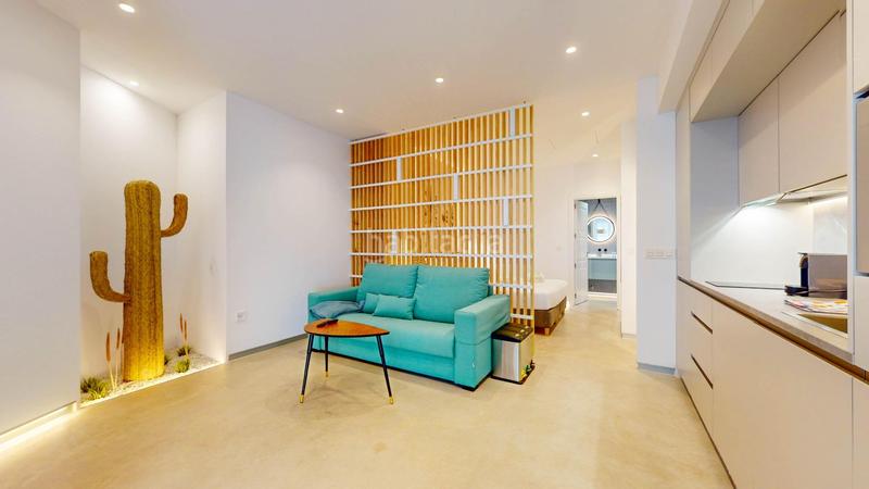 Foto eb7ddffe-fe66-447c-9905-47ceddd14b53. Edificio fantástico complejo de apartamentos turísticos en primera línea de playa en Mijas