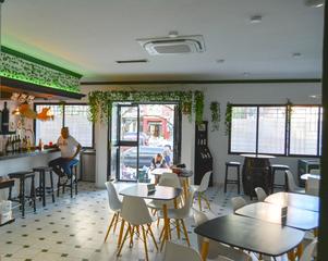 Lloguer Local Comercial a Loma de los Riscos. Traspaso bar con amplia terraza en pleno centro de torremolinos