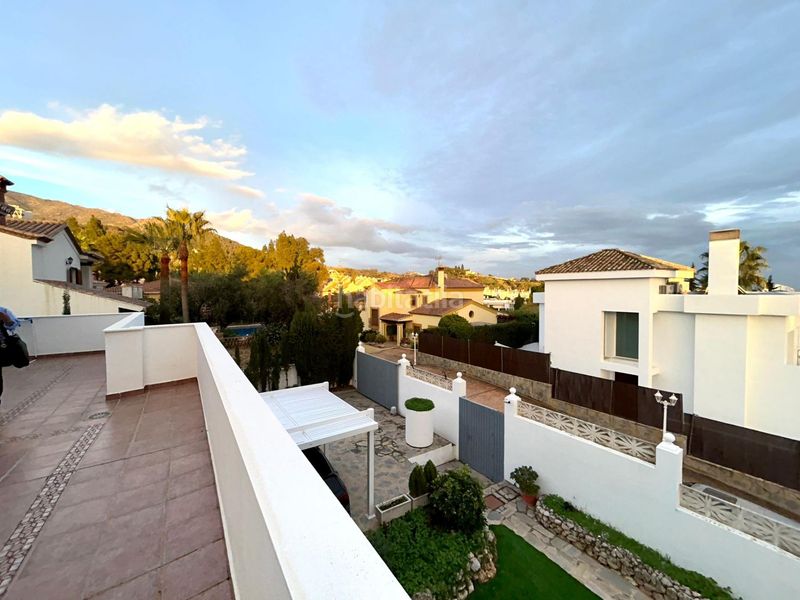 Foto fc7b282a-6b6e-4269-b73f-e50f4b4dd493. Xalet amb calefacció aparcament piscina a Valdeolletas - Las Cancelas - Xarblanca Marbella