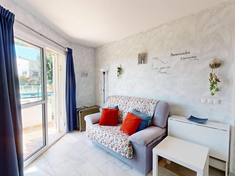 Foto 5d7a9175-fd54-4d84-9e68-34ced7a39489. Planta baja piso en rentabilidad con vistas al mar y piscina en la cala , torrenueva en Mijas
