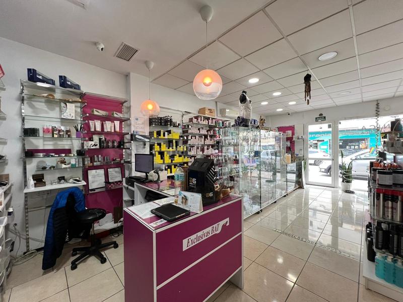 Foto b393d6f1-cc13-4fe7-8bcd-7b7f0040d352. Locale commerciale in El Bajondillo Torremolinos
