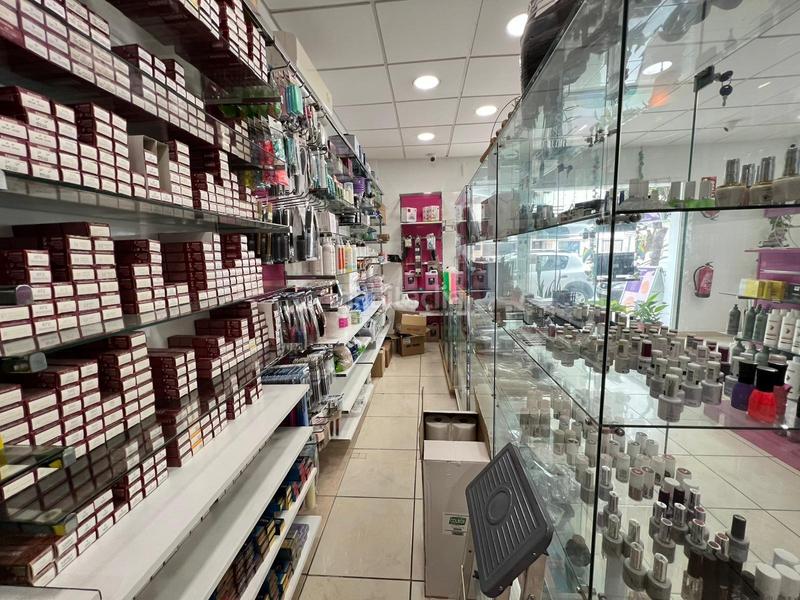 Foto b8d31d51-05b9-4ff2-9cce-571e040690d4. Locale commerciale in El Bajondillo Torremolinos