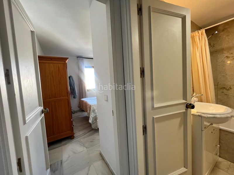 Foto 934e767c-4d64-48b6-bc0d-56a55ffead39. Pis amb calefacció aparcament piscina a Nueva Andalucía centro Marbella