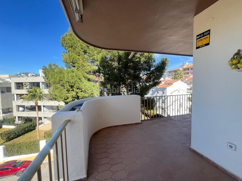 Foto d03fd503-48bf-49b8-9552-85df8cc54e00. Pis amb calefacció aparcament piscina a Nueva Andalucía centro Marbella