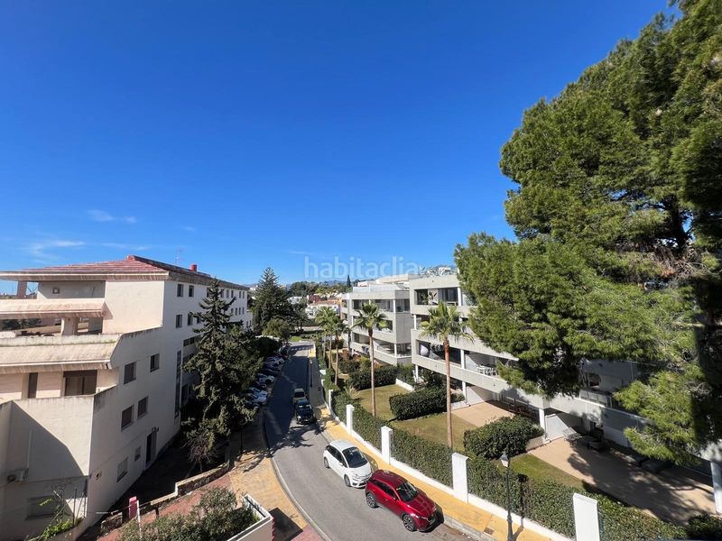 Foto d36cdb6b-65b4-4b82-93c6-a3f7ced269b2. Pis amb calefacció aparcament piscina a Nueva Andalucía centro Marbella