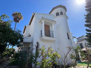 Towny house in Bel - Air. Preciosa casa estilo andaluz en bel air cancelada