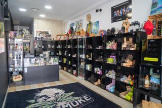 Lloguer Local Comercial a Solymar. Oportunidad única! traspaso de herbolario exclusivo en puerto ma