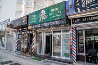 Traspàs Local Comercial a Solymar. Traspaso franquicia de herbolario exclusivo en puerto marina, be