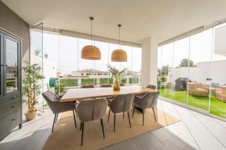Apartament a Rancho Domingo - La Hacienda. Apartamento de 2 habitaciones con una gran terraza en benalmáden