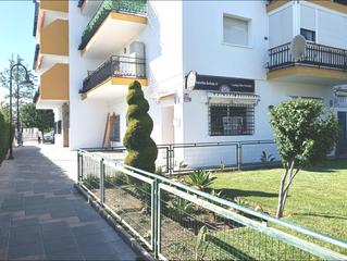 Local Comercial a Los Árboles. Local comercial en las lagunas zona el albero, dirigido a invers