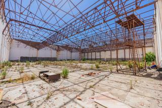 Bâtiment à usage industriel à La Colina. Nave industrial  almacén en venta  torremolinos