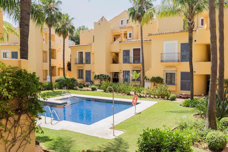 Foto 3c0d456d-9936-49fb-8de9-11e9be8626c5. Apartamento magnífico piso de 3 dormitorios con terraza privada en nageles en Marbella