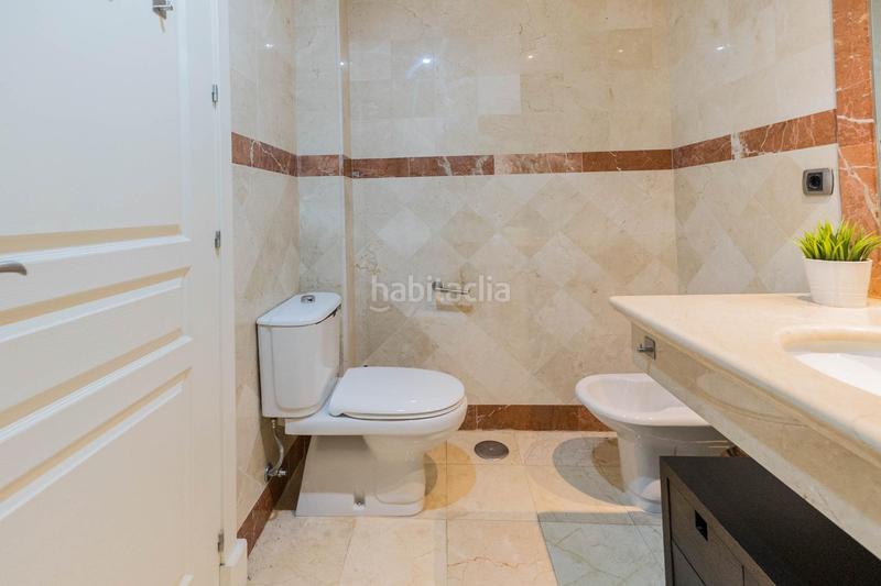 Foto 7bd84ce6-a3d2-4b58-a4e8-efa5369679d6. Apartamento magnífico piso de 3 dormitorios con terraza privada en nageles en Marbella