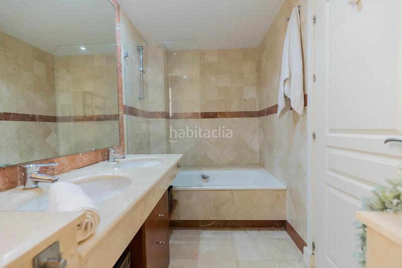 Foto e7ae0d53-147d-4a3c-8613-072c9d9255e5. Apartamento magnífico piso de 3 dormitorios con terraza privada en nageles en Marbella