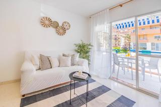 Apartament a Playa de los Boliches. Magnífico apartamento en segunda línea de playa  fuengirola