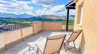 Àtic a Cártama. Moderno ático reformado con gran terraza y vistas  cártama