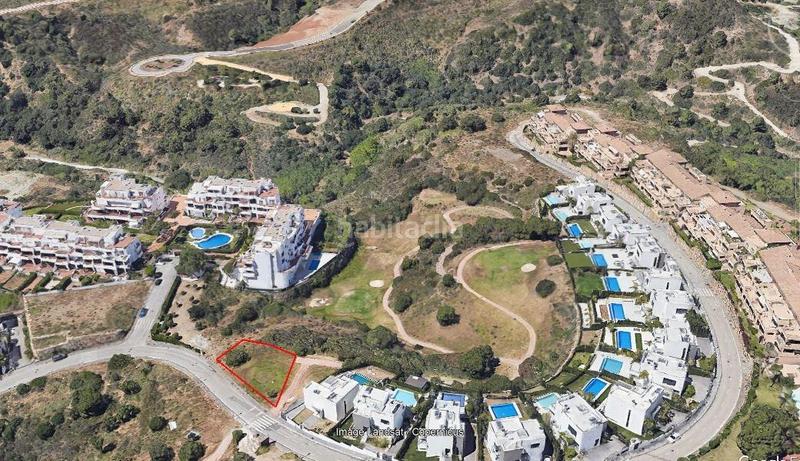 Foto 6c7e1de8-fe90-456f-a138-d8f10f5f7b9a. Wohngrundstück in La Concha - Resina Golf Estepona