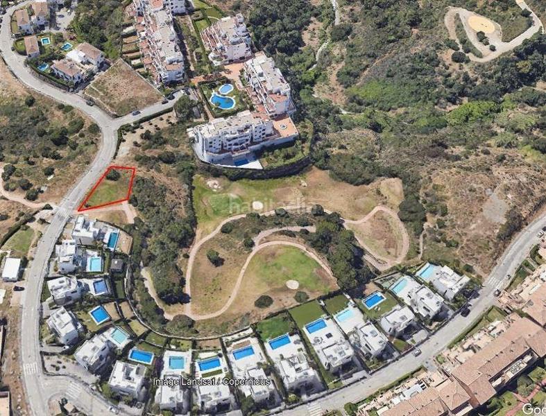 Foto cd1916e6-4c86-46c2-ab47-e01c24497e3e. Wohngrundstück in La Concha - Resina Golf Estepona