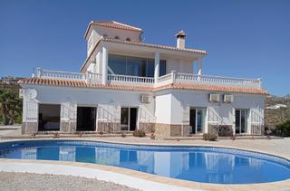 Xalet a Sayalonga. Chalet de lujo málaga este
