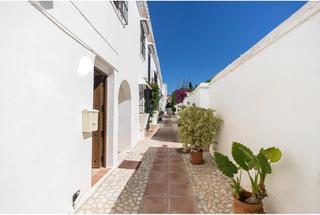 Casa adossada a Centro ciudad. Oportunidad única en el corazón de fuengirola  barrio pueblo lóp