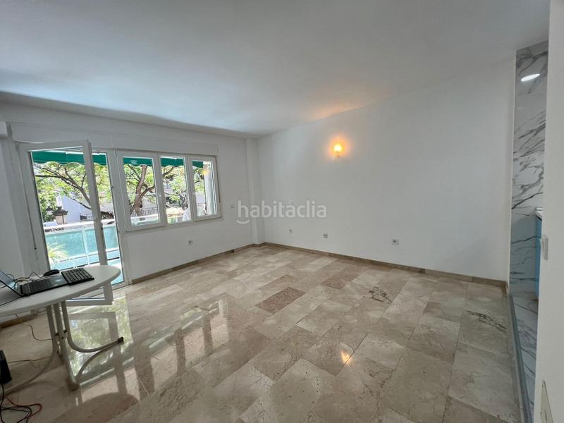 Foto f015518f-fa05-486b-a3d5-b09c396853eb. Estudio amplio estudio reformado 2a linea de playa centro en Marbella