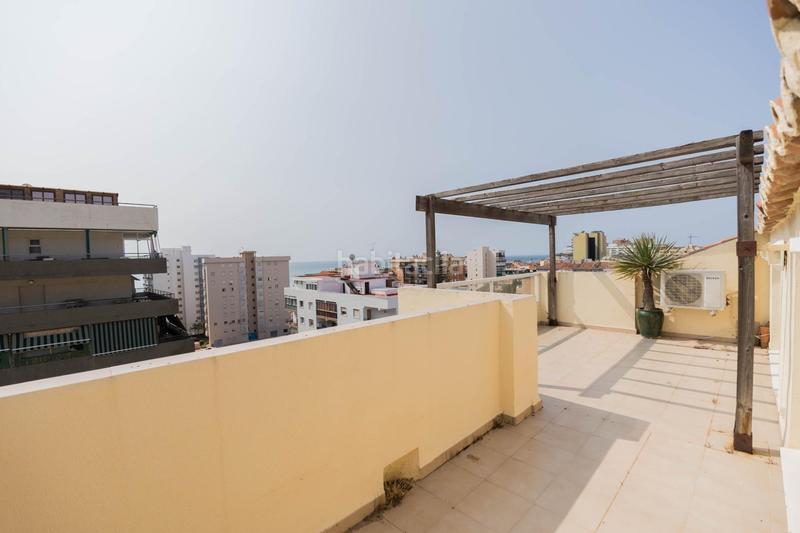 Foto 13f726dd-1c5b-4ee7-a339-667df7f4207f. Ático amplio y céntrico ático con terraza y vistas al mar en Fuengirola